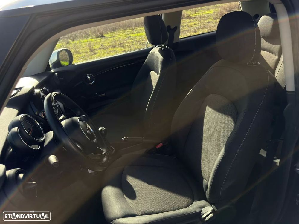 MINI 3 Portas One D - 24