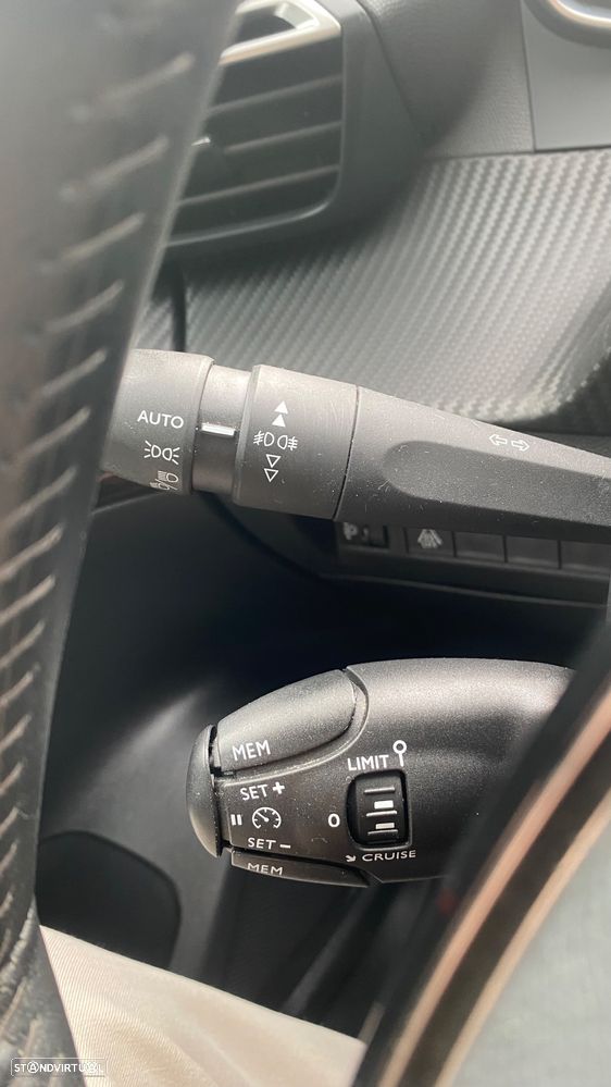 Peugeot 2008 1.5 BlueHDi Active Pack - 29