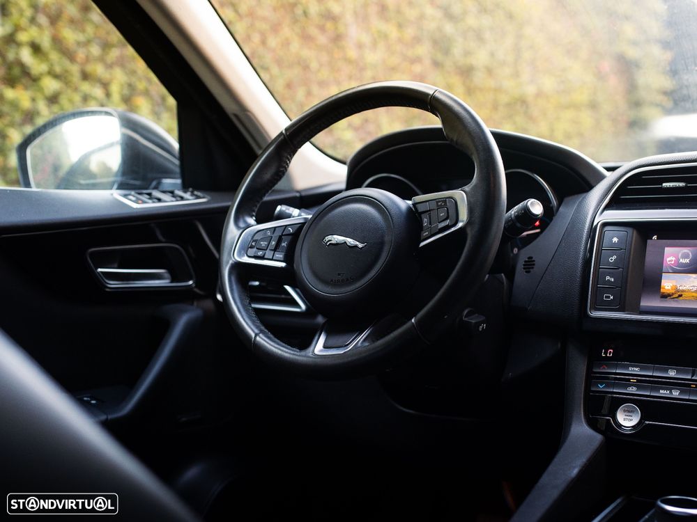 Jaguar F-Pace 2.0 i4D Prestige Aut. - 32