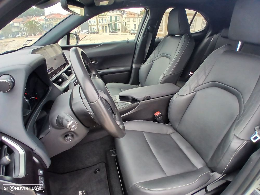 Lexus UX 250h Sport (Ecrã 12.3) - 18