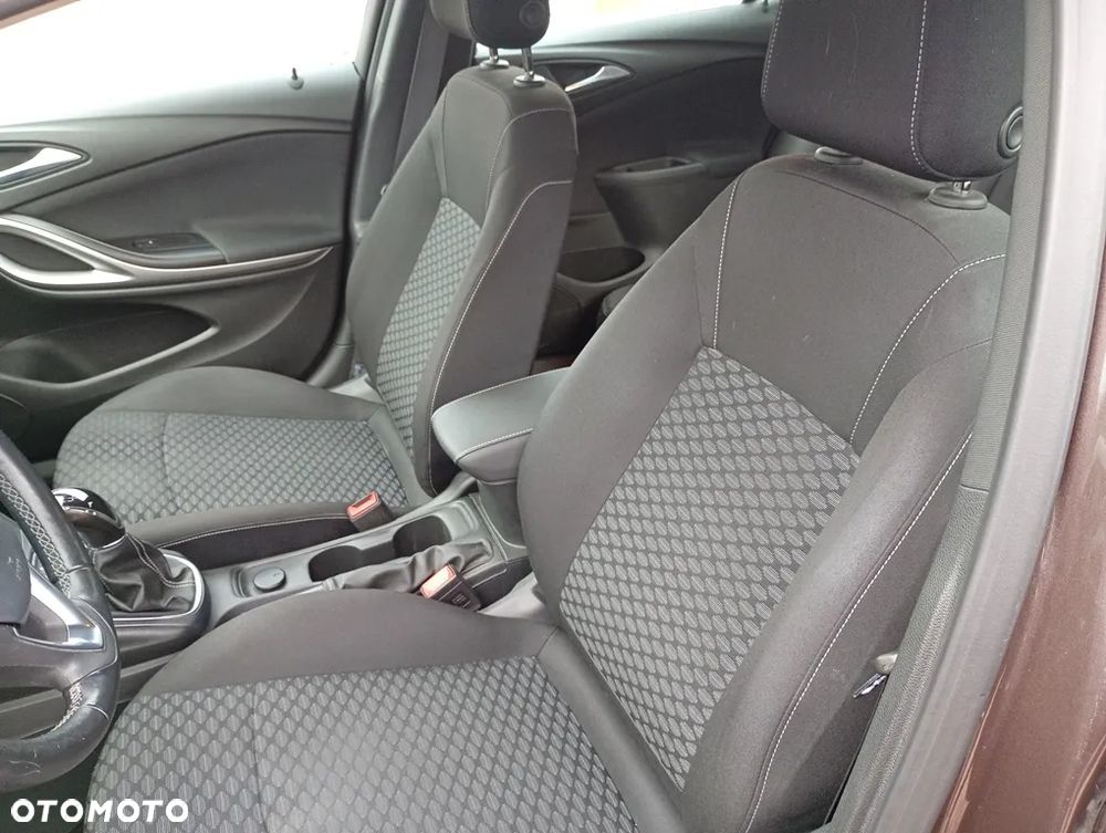 Opel Astra 1.4 T Enjoy - 9