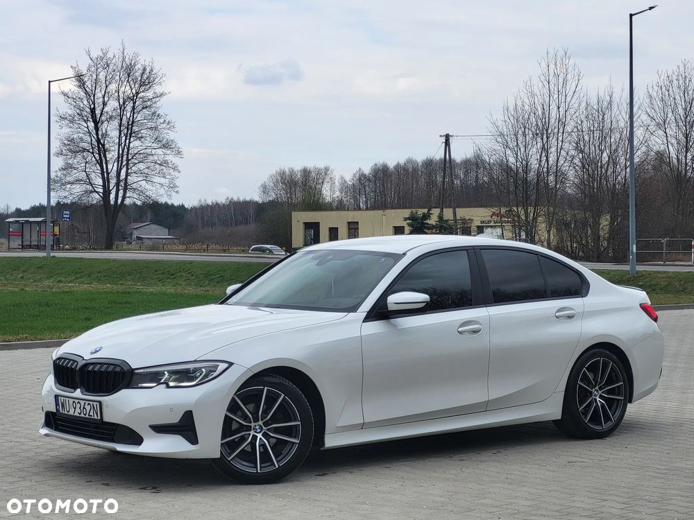BMW Seria 3 318d Sport Line - 9