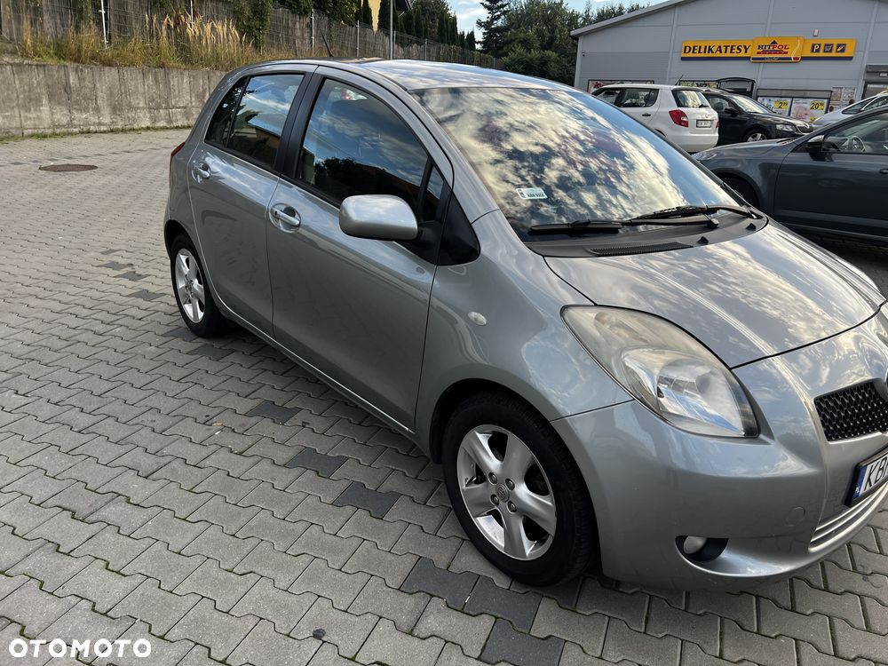 Toyota Yaris 1.3 Prestige - 4