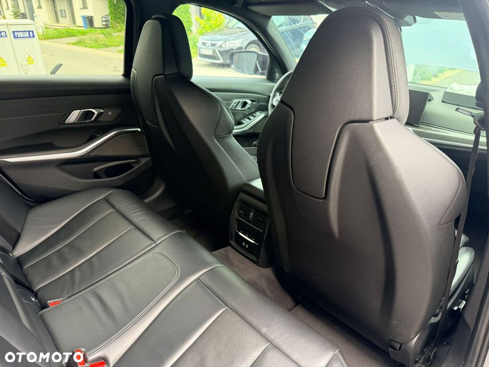 BMW M3 Competition xDrive sport - 30