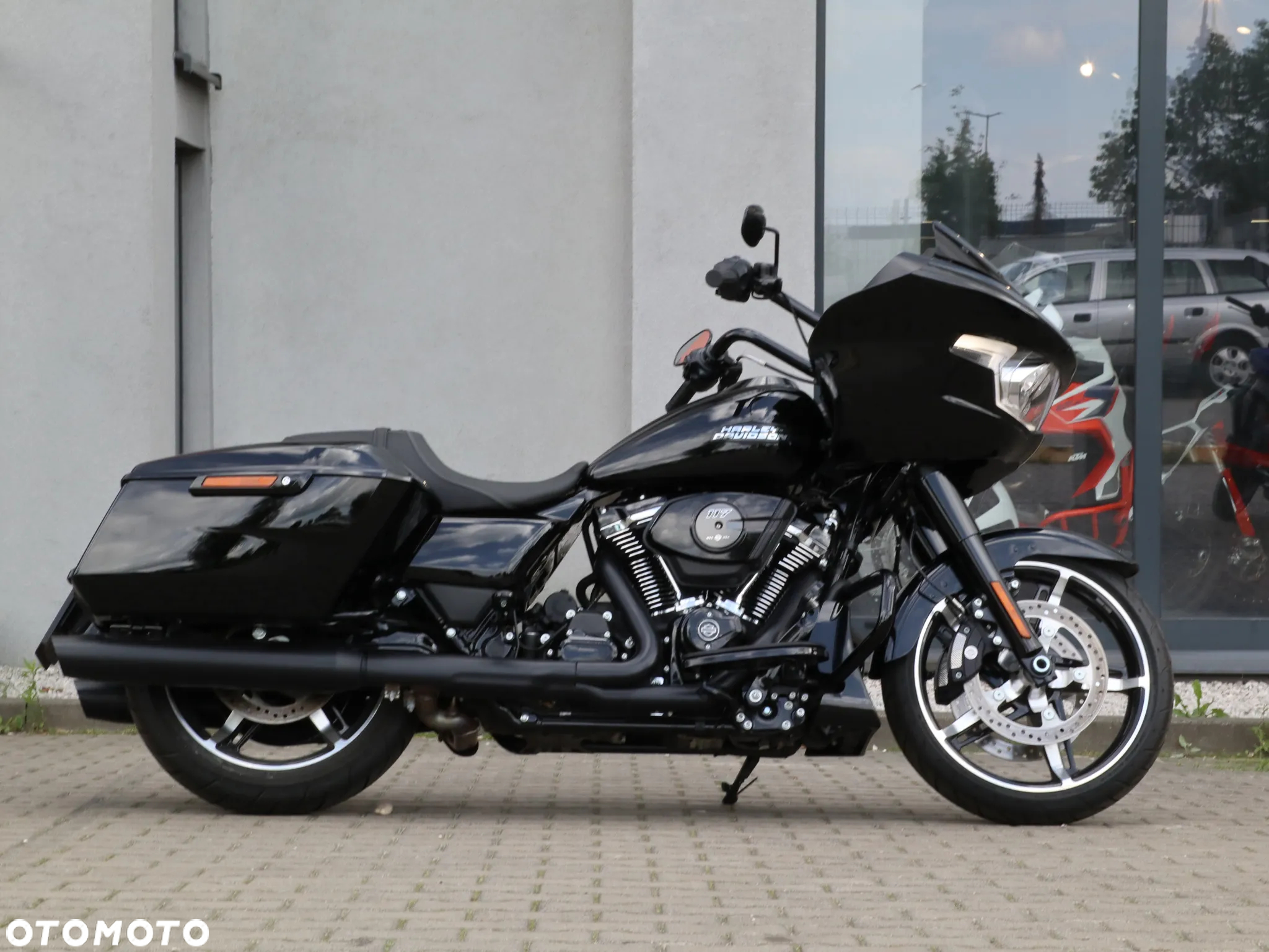 Harley-Davidson Touring Road Glide - 2