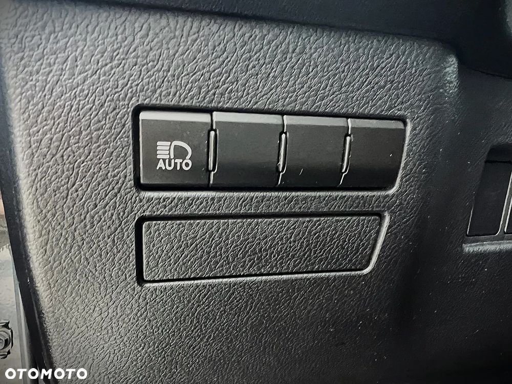 Lexus NX 300h Business Edition AWD - 29