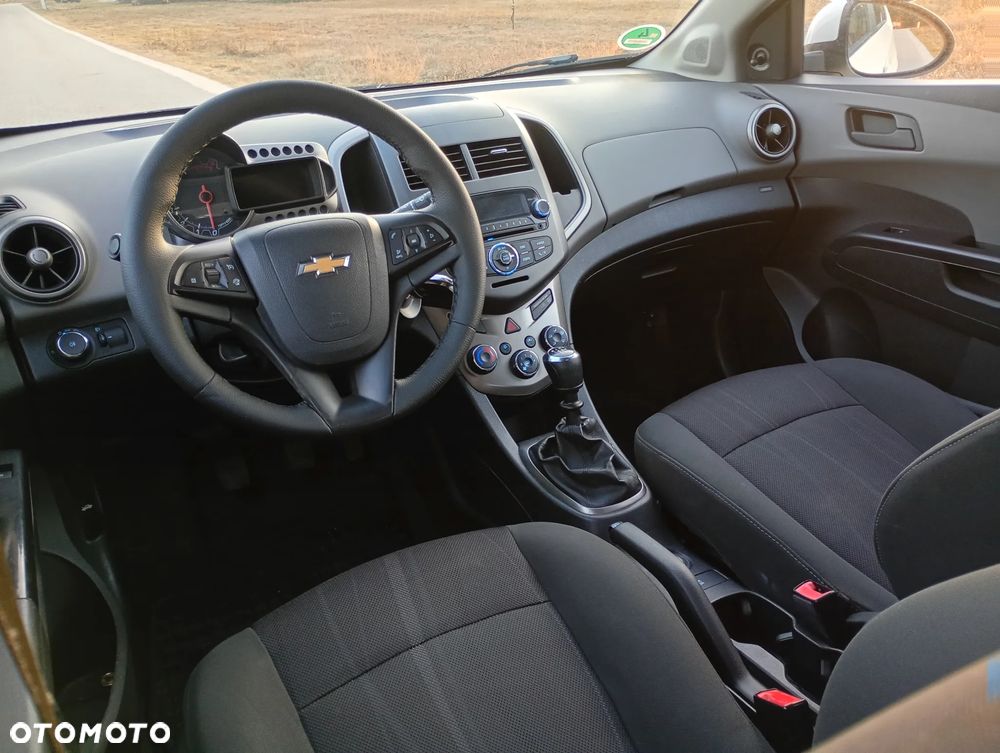 Chevrolet Aveo 1.2 LT - 19