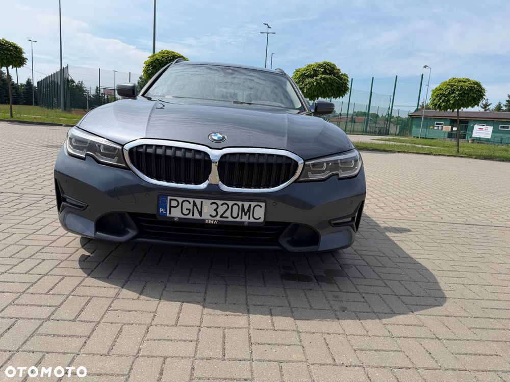 BMW Seria 3 320d Sport Line - 3