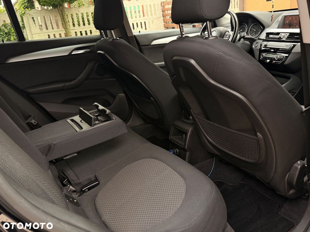 BMW X1 xDrive18d - 23