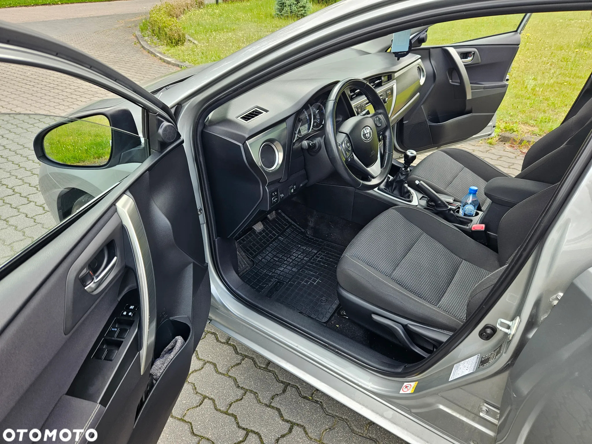 Toyota Auris 1.6 Premium - 16