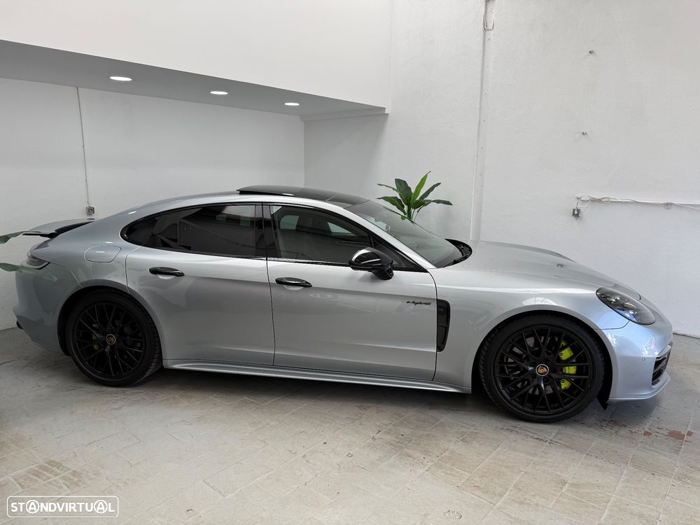 Porsche Panamera 4 E-Hybrid Platinum Edition - 2
