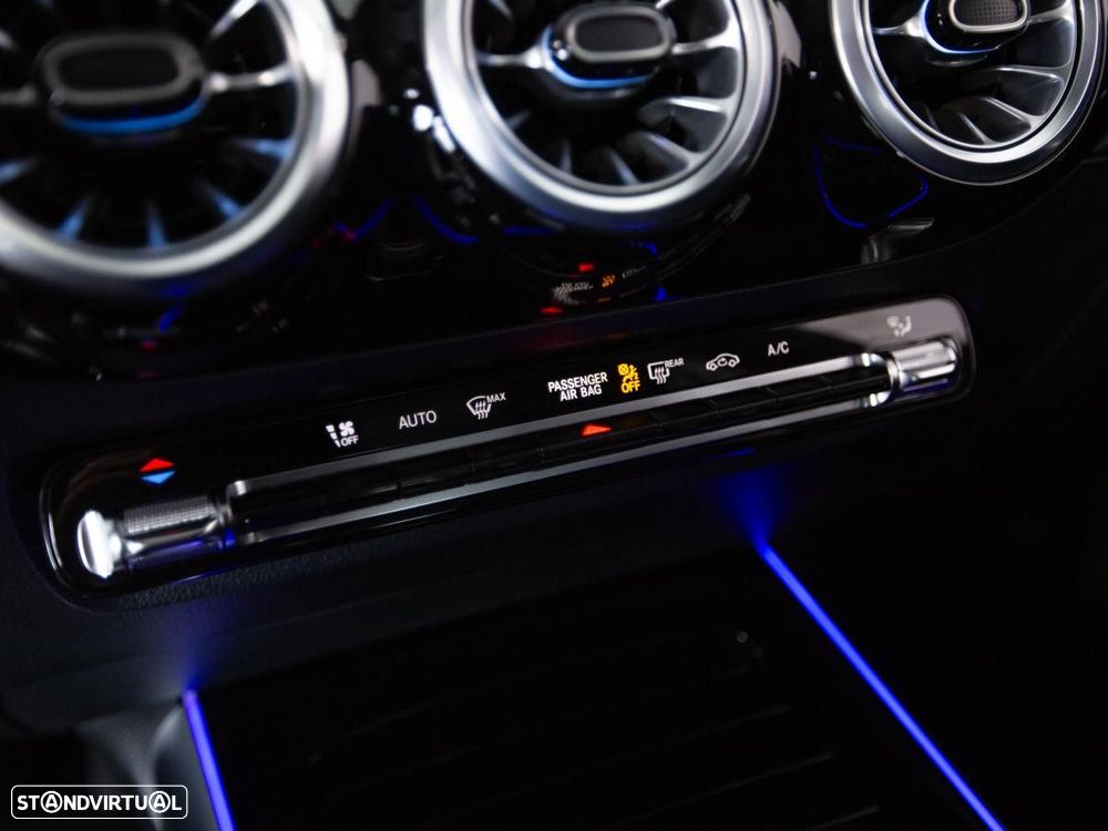 Mercedes-Benz GLA 180 7G-DCT Progressive Advanced - 30