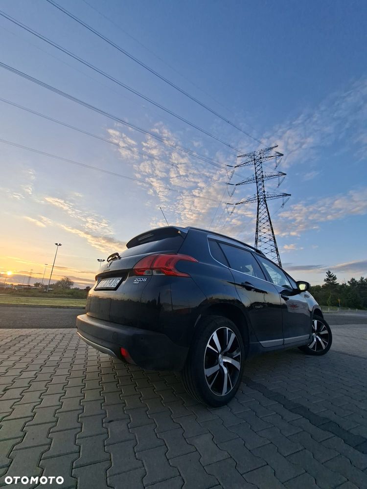 Peugeot 2008 1.2 Pure Tech GPF Allure S&S - 12
