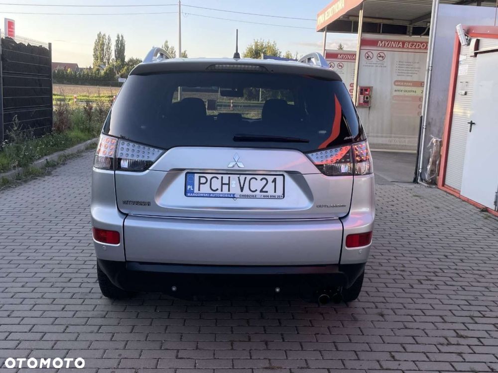 Mitsubishi Outlander - 8