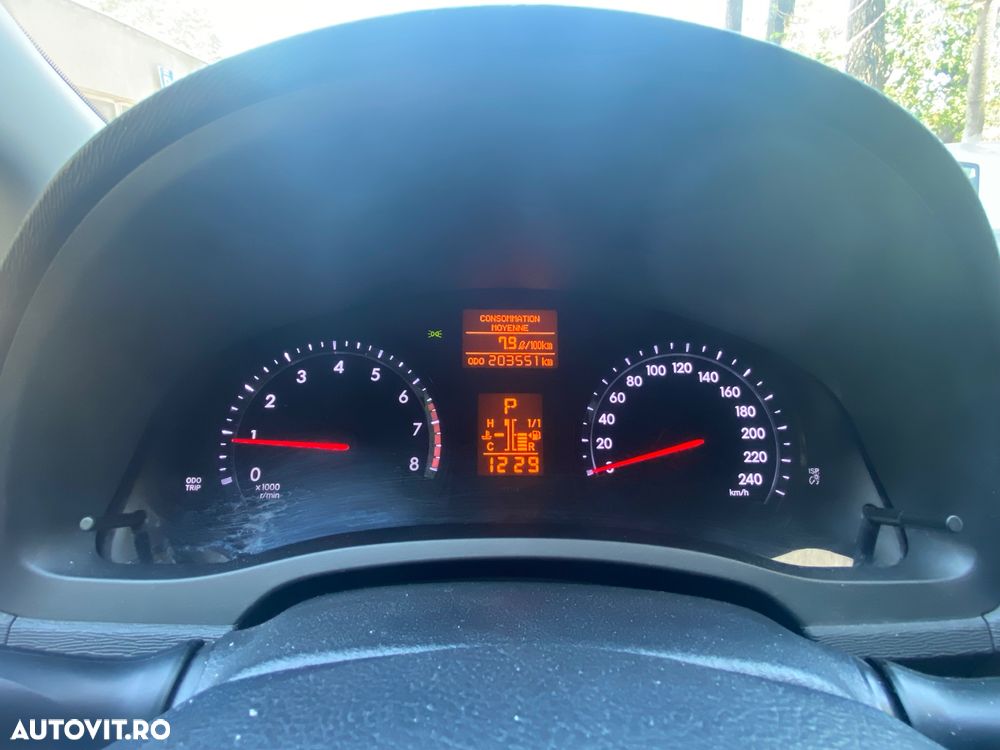Toyota Avensis 1.8 Multidrive S Executive - 10