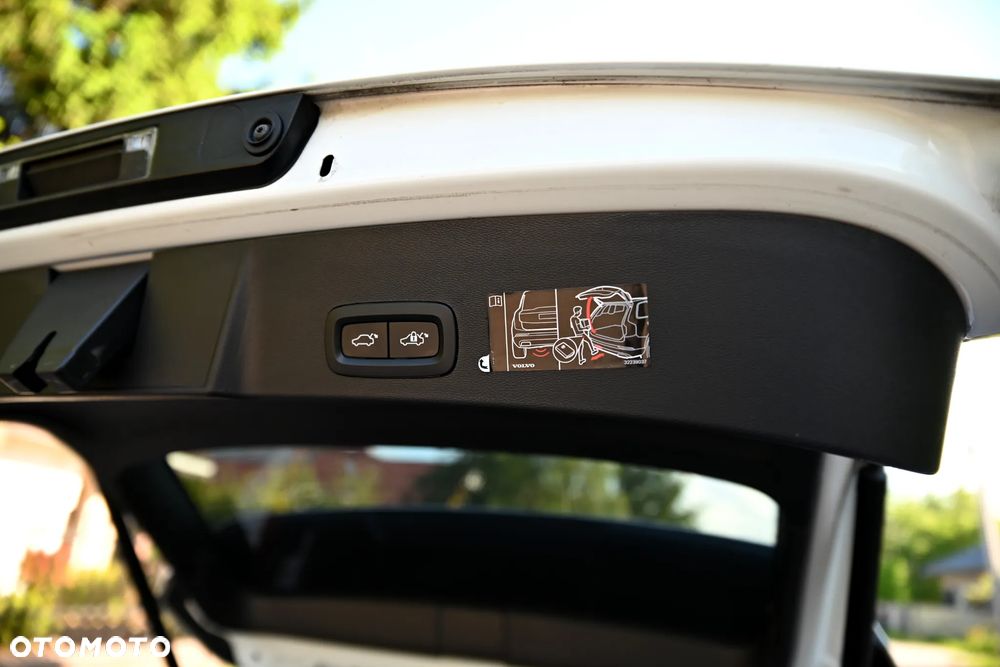 Volvo XC 40 T3 Geartronic Momentum Pro - 10