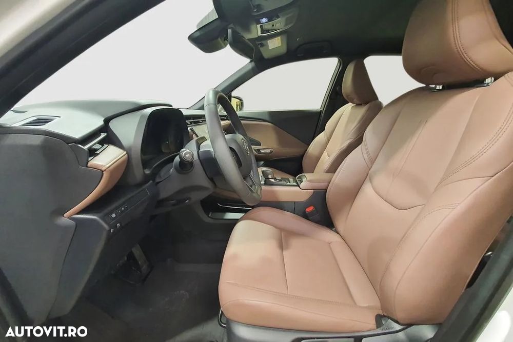 Lexus LBX FWD Elegant - 14