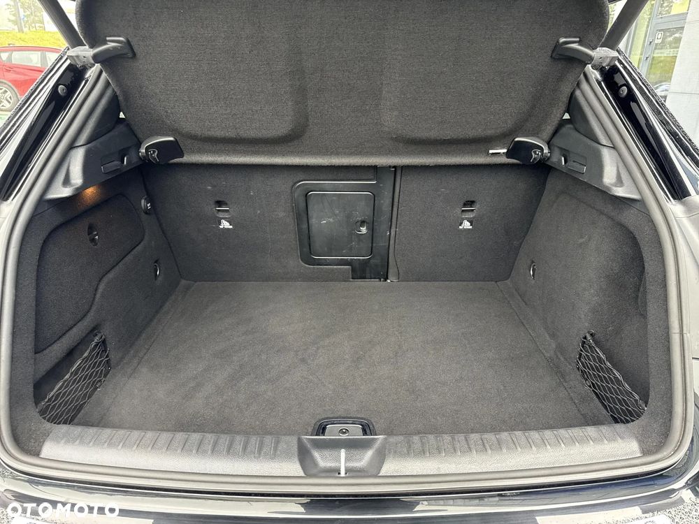 Mercedes-Benz GLA 200 7G-DCT Urban - 18