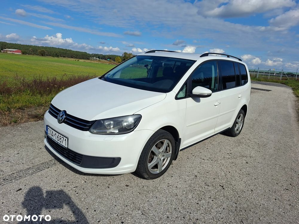 Volkswagen Touran 2012 photo 2