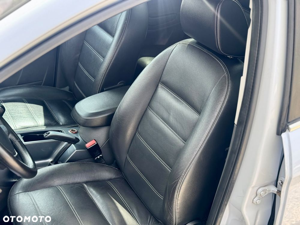 Ford Kuga 2.0 TDCi Titanium - 15