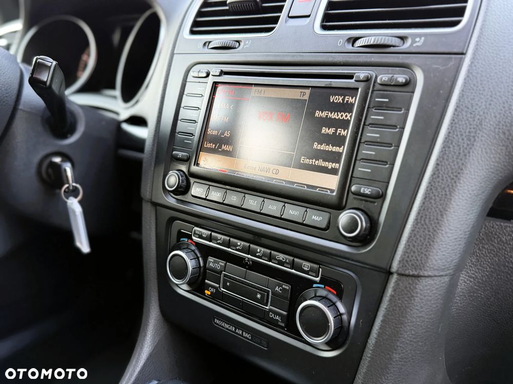 Volkswagen Golf - 22