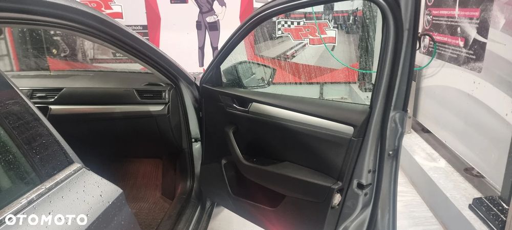 Skoda Superb 2.0 TDI Style - 11