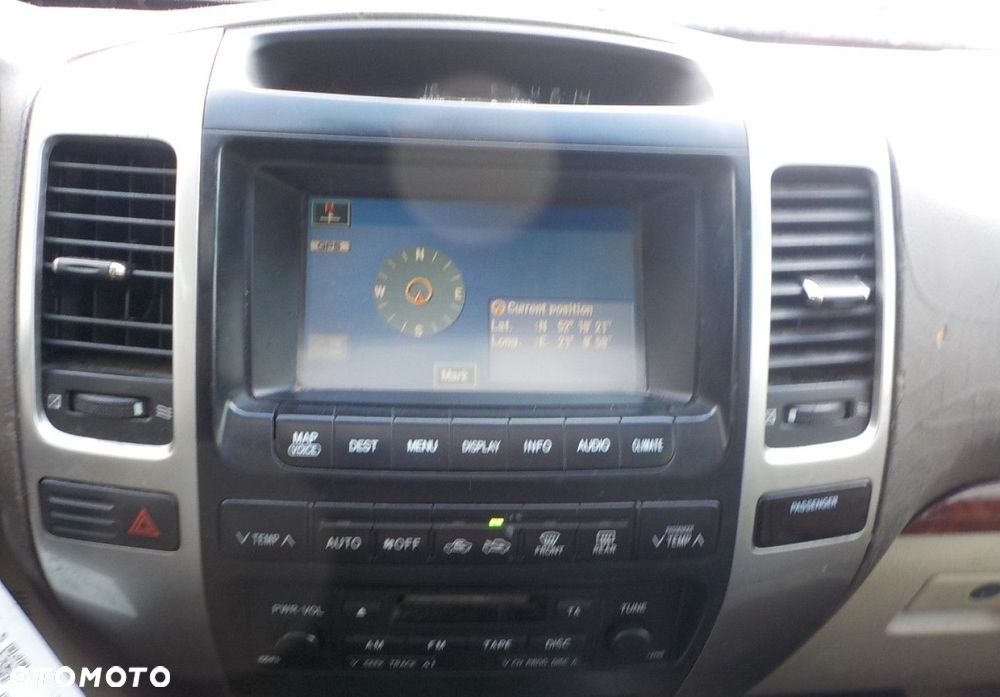 Toyota Land Cruiser - 38