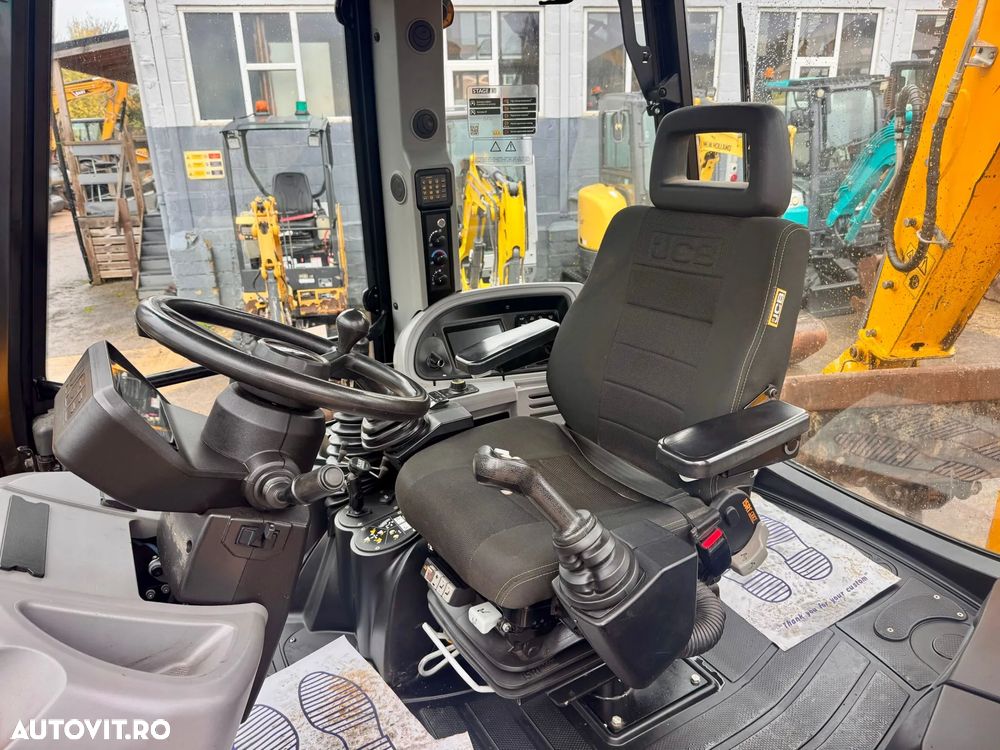 JCB 3CX - 9