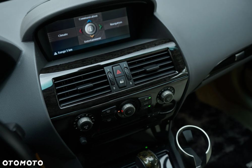BMW Seria 6 645 Ci - 26
