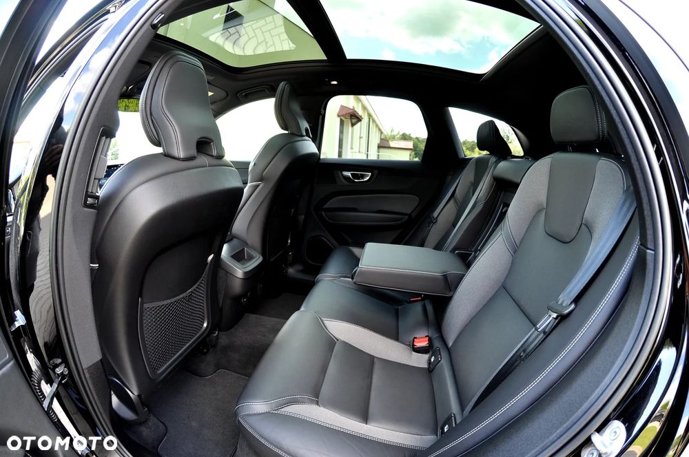 Volvo XC 60 B4 D AWD Geartronic RDesign - 31