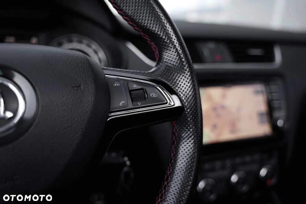 Skoda Octavia 2.0 TDI RS DSG - 32