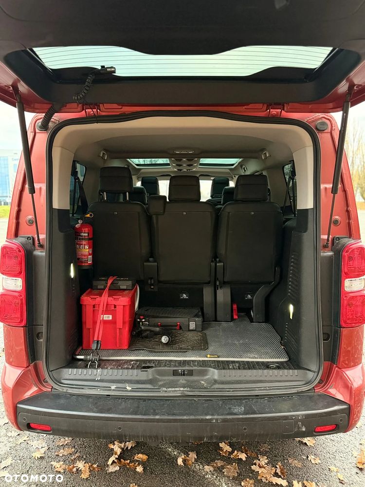 Peugeot Traveller - 10