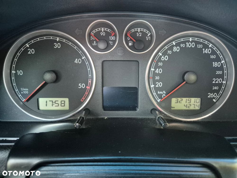 Volkswagen Passat 1.9 TDI Comfortline - 23