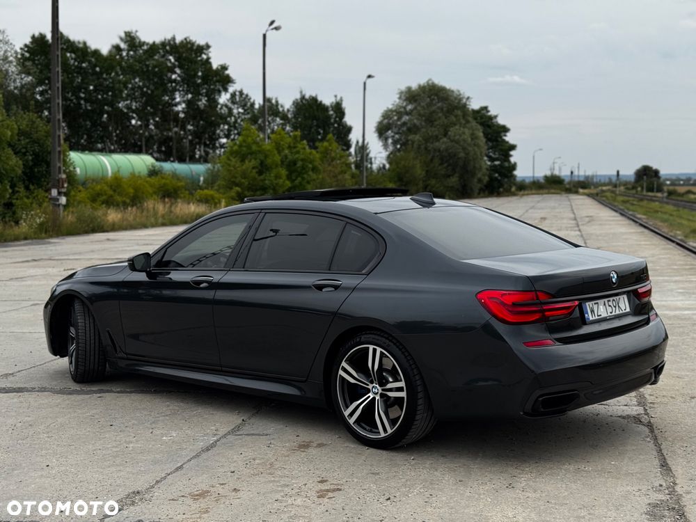 BMW Seria 7 750i - 4