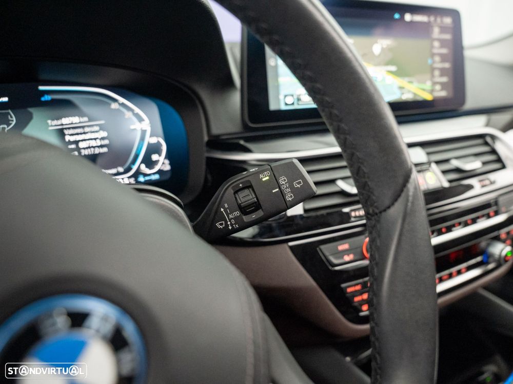 BMW 530 e - 25