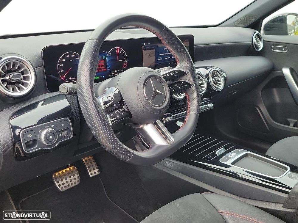 Mercedes-Benz A 250 e AMG Line - 10
