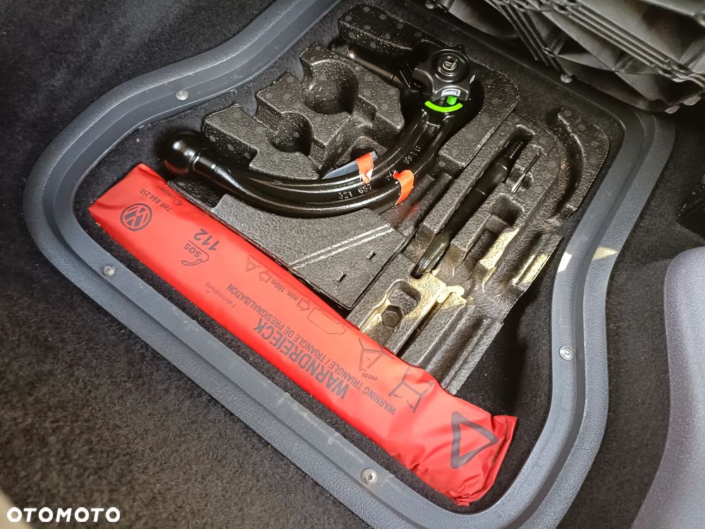 Volkswagen Caddy Maxi Highline DSG - 28