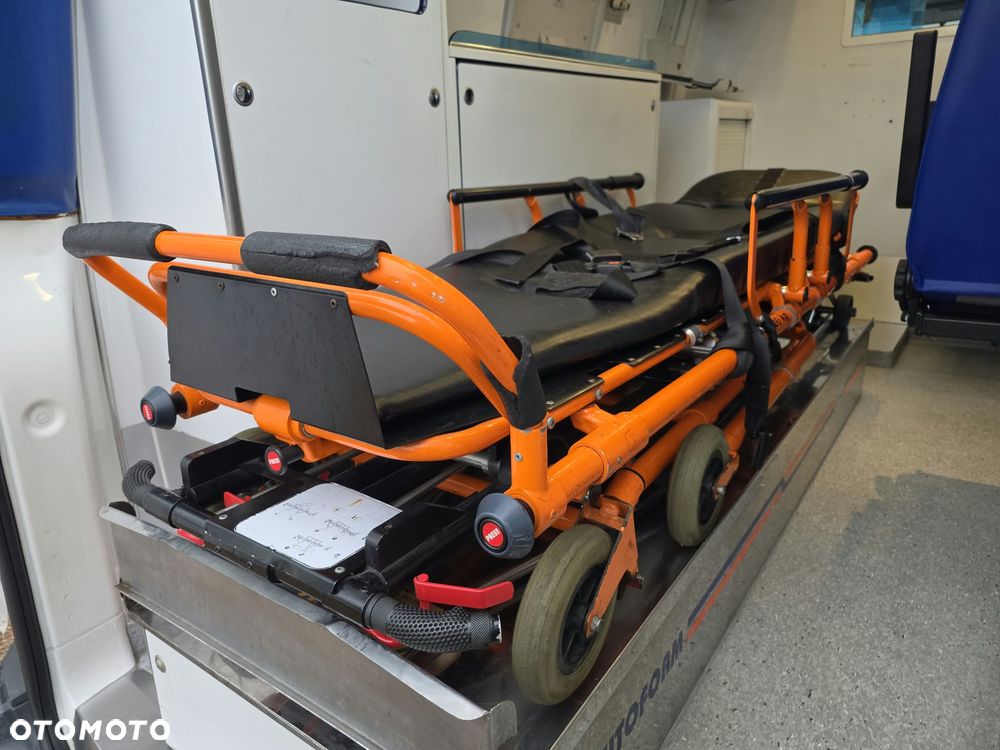 Volkswagen Transporter AUTO-FORM Ambulans Karetka - 16