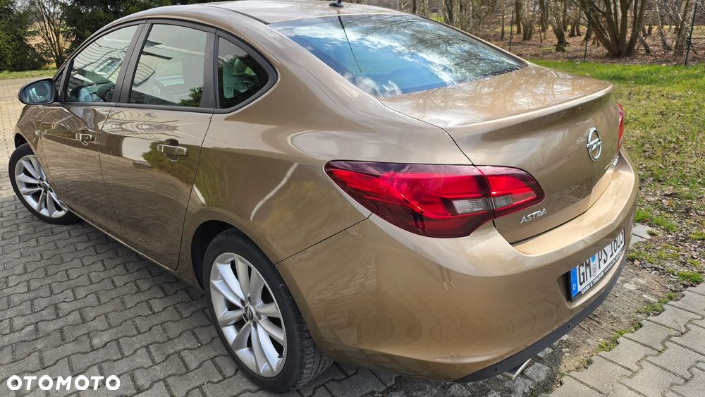 Opel Astra - 4