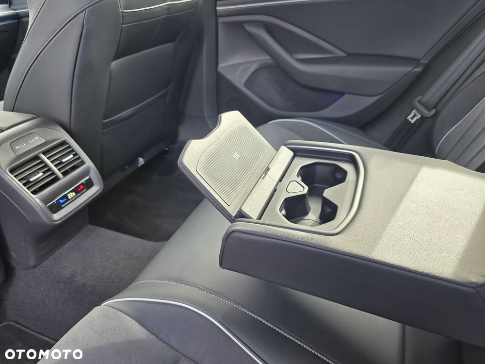 Volkswagen Passat - 24