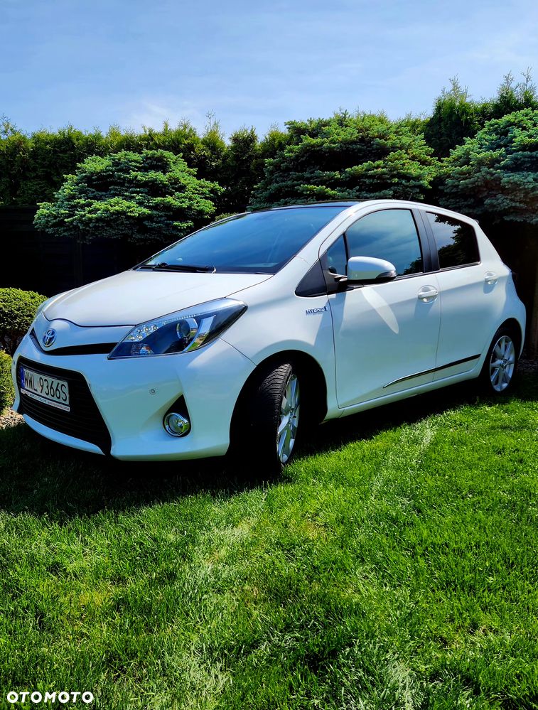Toyota Yaris Hybrid 100 Premium - 1