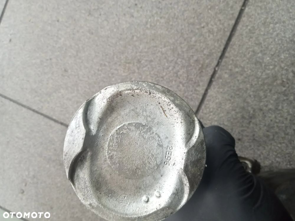 tłok yaris 1.0 1.kr - 3