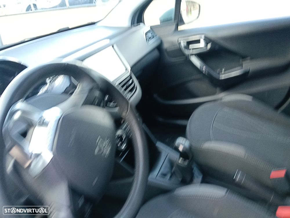 Peugeot 208 1.2 VTi Allure - 11