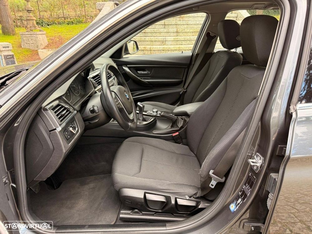 BMW 320 d Touring EfficientDynamics - 11