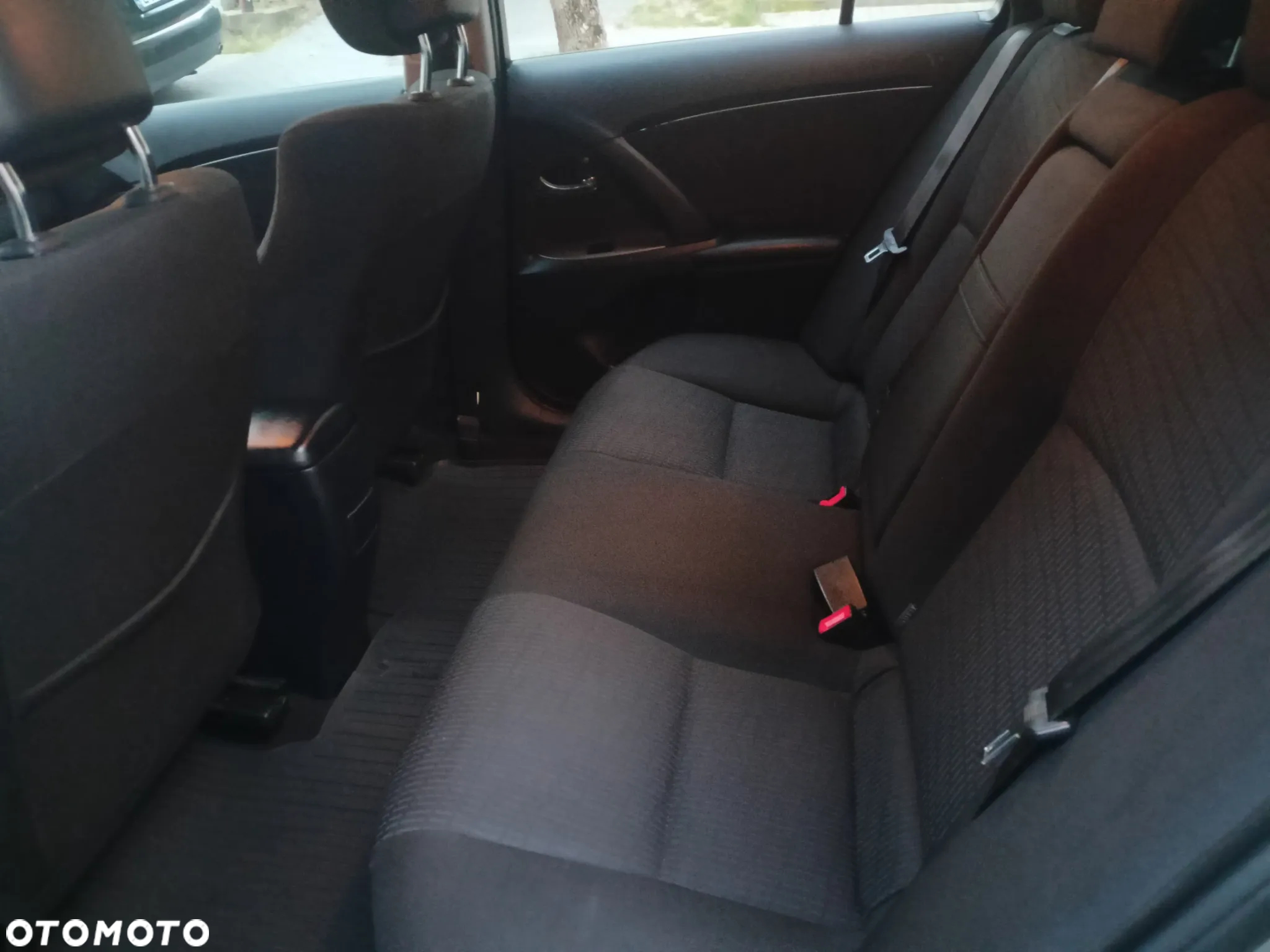 Toyota Avensis 1.8 Premium - 8