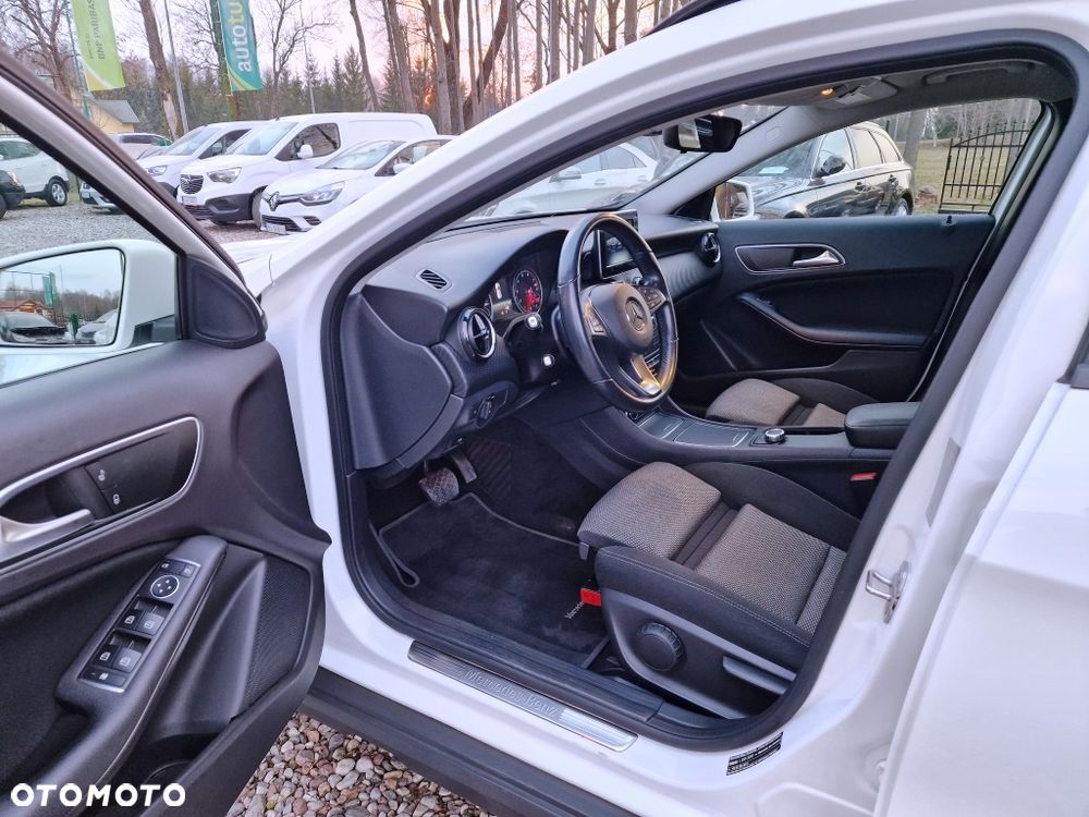 Mercedes-Benz GLA - 7