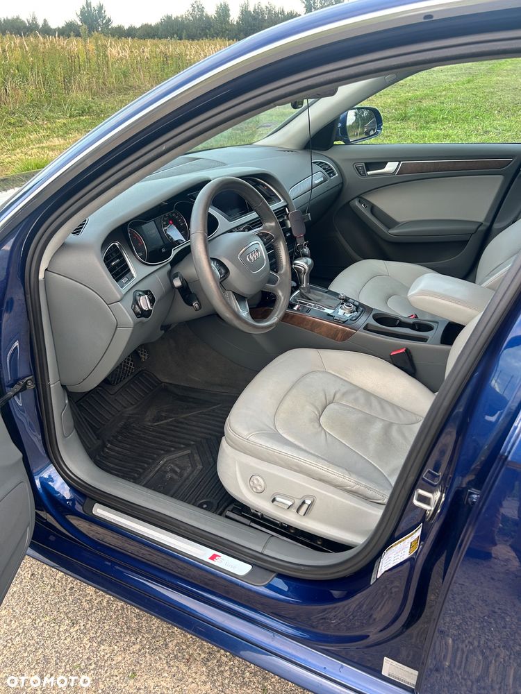 Audi A4 Limousine - 14