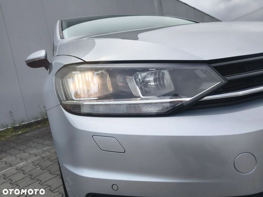Volkswagen Touran - 5