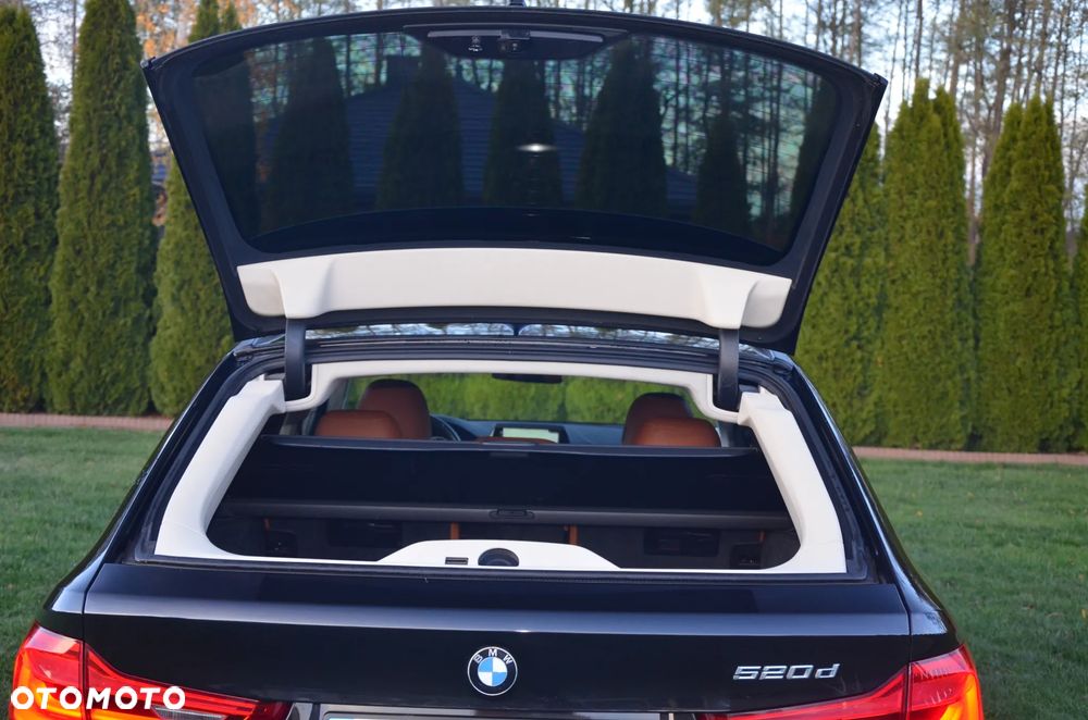 BMW Seria 5 520d Sport Line - 36