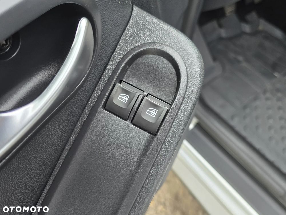 Dacia Duster 1.6 SCe Laureate S&S - 21